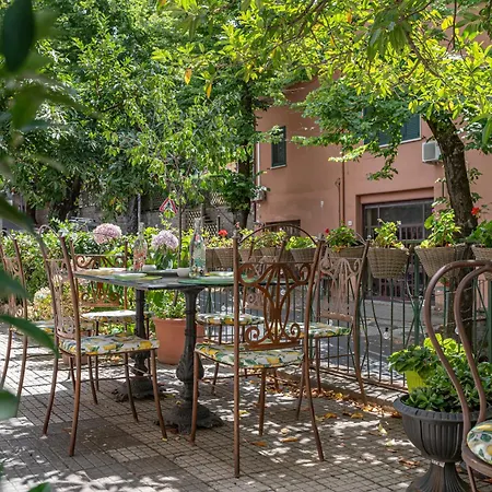 Palazzo Dasso Bed and Breakfast